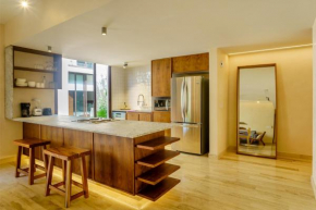 205 Perfect Location 3 bedrooms Apartment